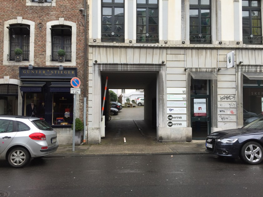 Die Zufahrt von der Neupforte aus zum neuen  Anbau von SinnLefferts.