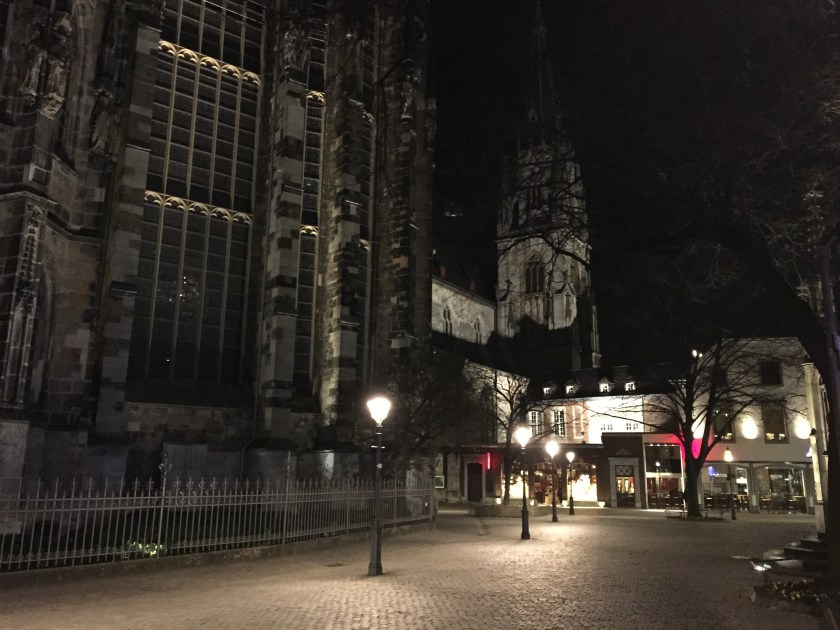 Hier ist um 22 Uhr kein Mensch mehr auf der Straße. In wenigen Wochen wird das ganz anders sein. Da werden wieder die Nachtschwärmer die Innenstadt bevölkern.