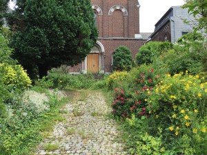 Blick auf die  Klosteranlage von der Straße aus. Man sieht hier nur 10 Prozent von der großen Anlage. Im Netz seht ihr auf den bekannten Seiten deutlich mehr. 