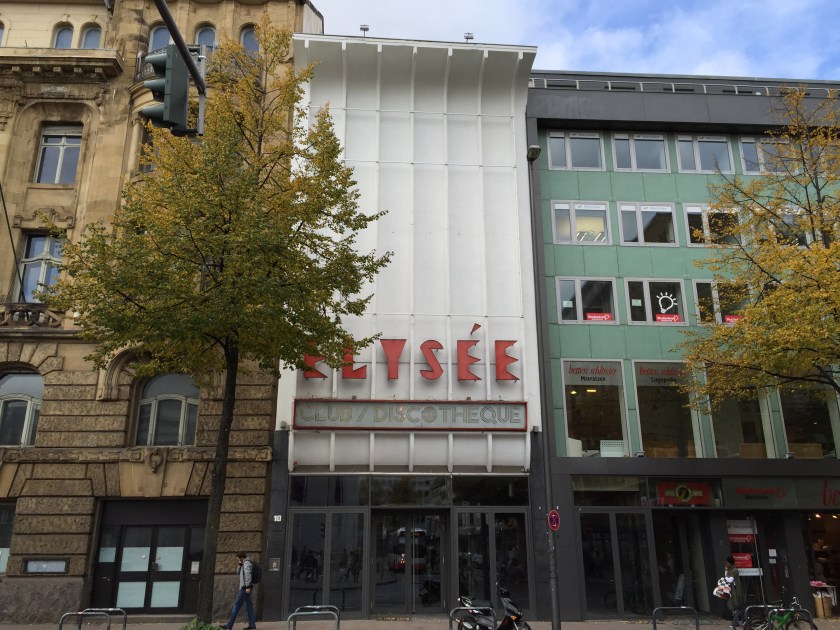 Abwechslung im Stadtbild, wer würde sich das nicht wünschen. Deshalb: Helft mit, eine alte Kino-Fassade zu erhalten. 