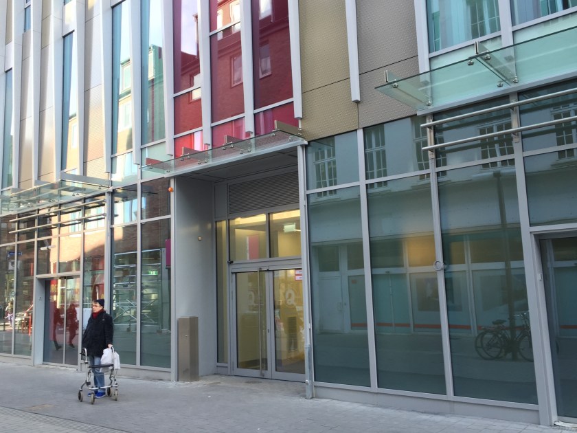 Auf der Seite Adalbertstraße. 