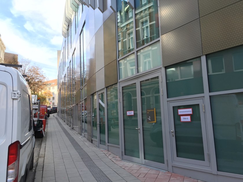 Da entlang zu gehen, ist etwas langweilig. 