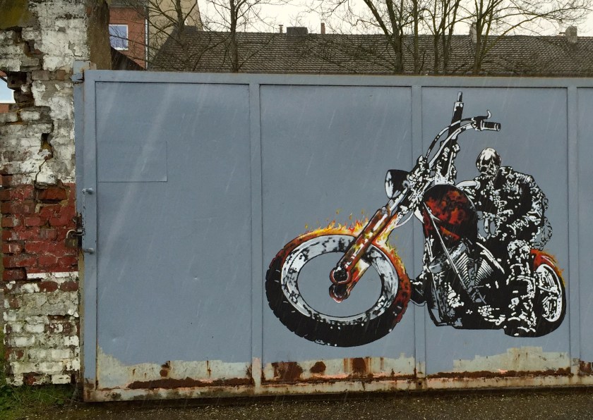 Graffitis gibt es im Frankenberger Viertel nicht zu knapp. Das hier befindet sich auf einem Freigelände in Nähe der unteren Bismarckstraße.