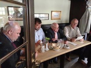 Rechts: Heinz Schmitz, Geschäftsführer der Fraktion Freie Wähler/Piraten im Landschaftsverband Rheinland.