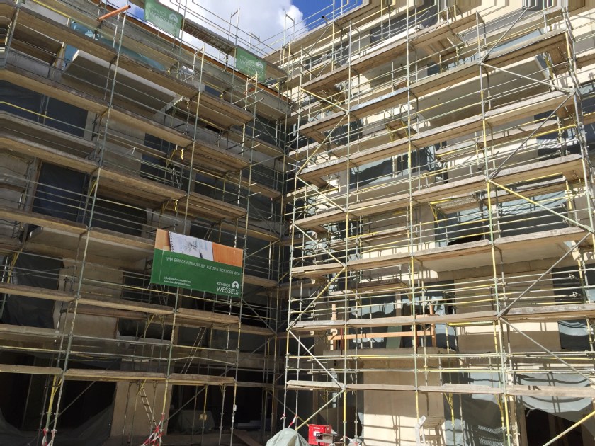 Wer möchte da nicht gerne wohnen! Blick vom Innenhof auf die Wohnungen.