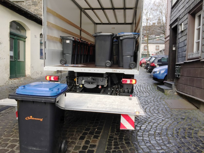 Eine neue Mülltonne für jedes Haus. Und das nicht nur in Aachen, sondern auch in Monschau. 